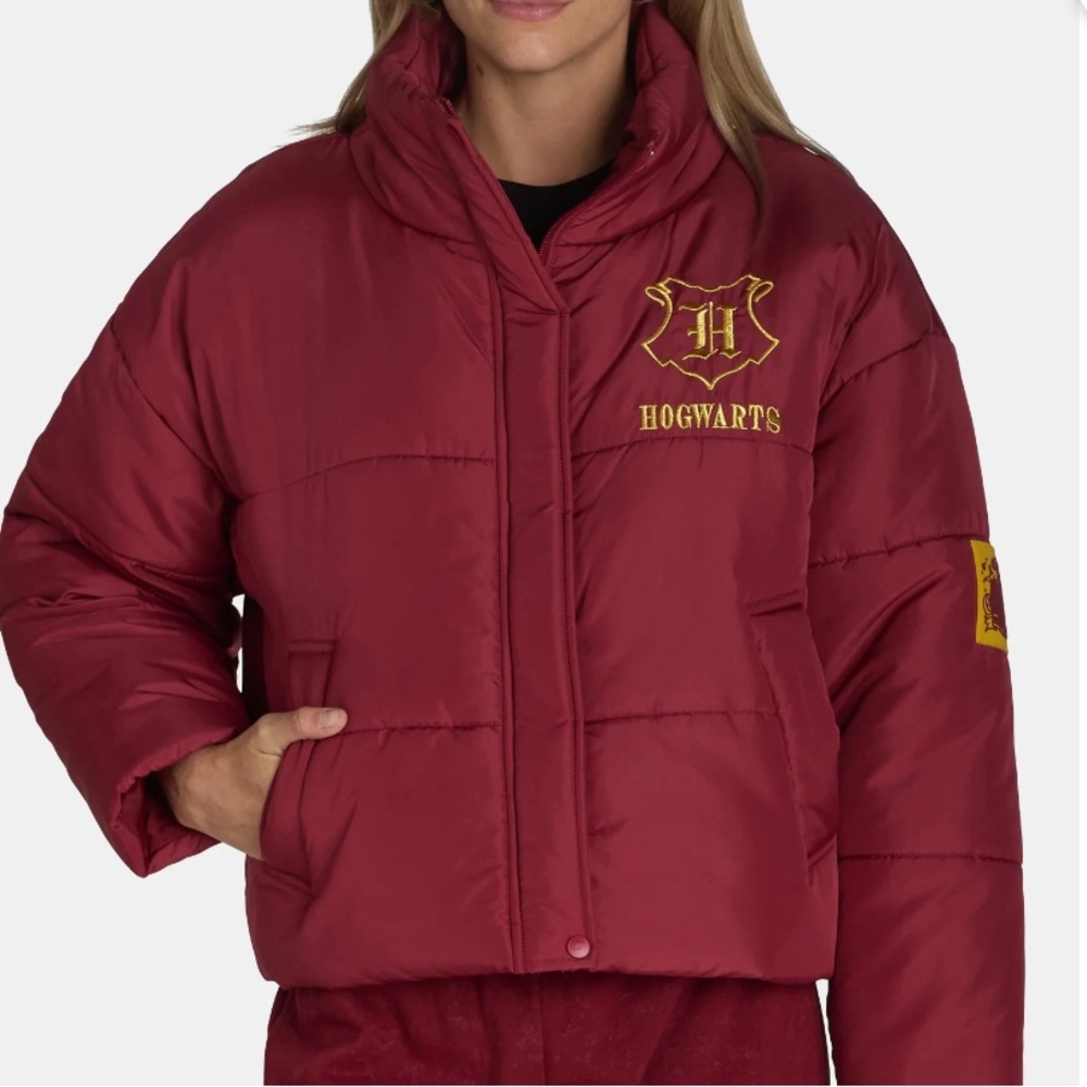 New Harry Potter Wizarding World Hogwarts Gryffindor House Puffer Jacket